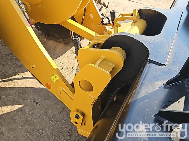 2026-caterpillar-930-image-13