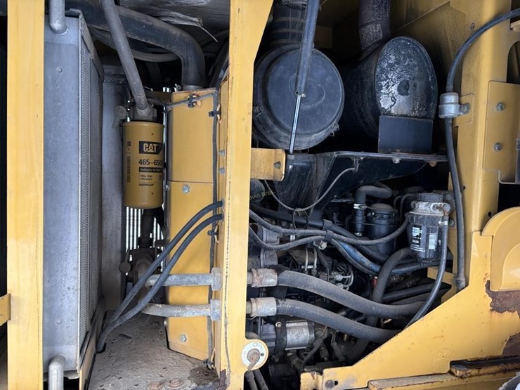 2005-caterpillar-924g-image-10