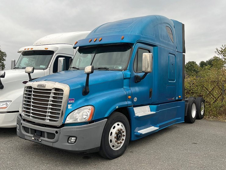 2015-freightliner-cascadia-125-image-1