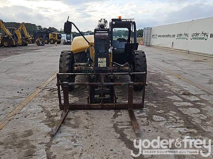 2017-caterpillar-tl642d-image-13