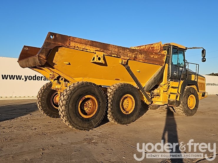 2019-deere-310e-image-5