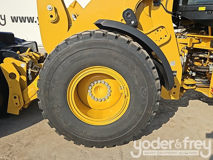 2026-caterpillar-930-image-18