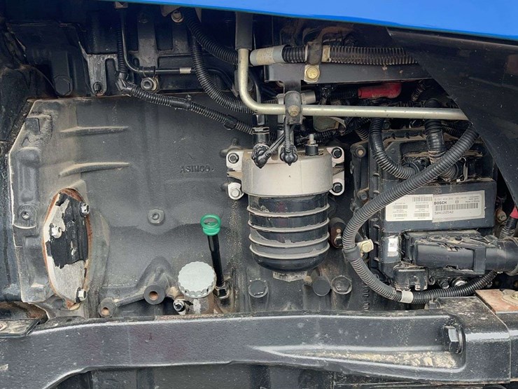 2012-new-holland-275-image-11