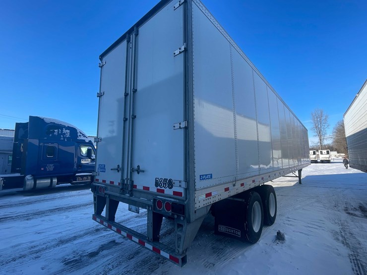 2023-stoughton-trailer-image-1