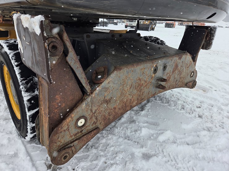 2010-volvo-ew180c-image-17