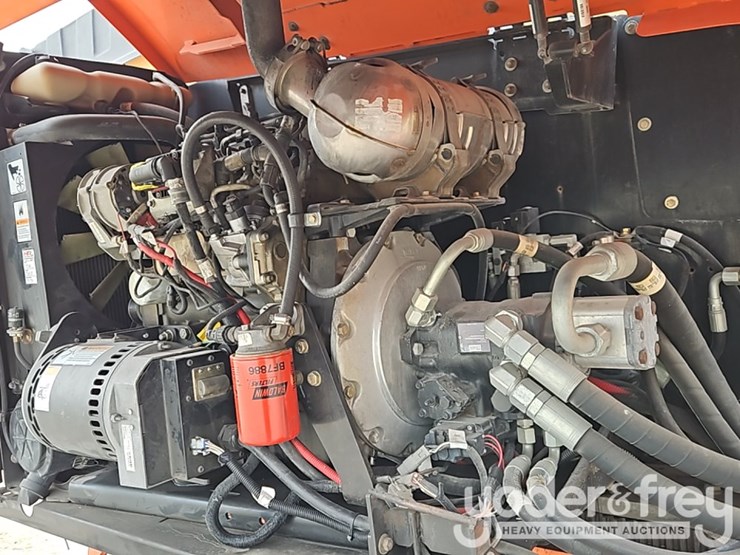 2015-jlg-600s-image-18