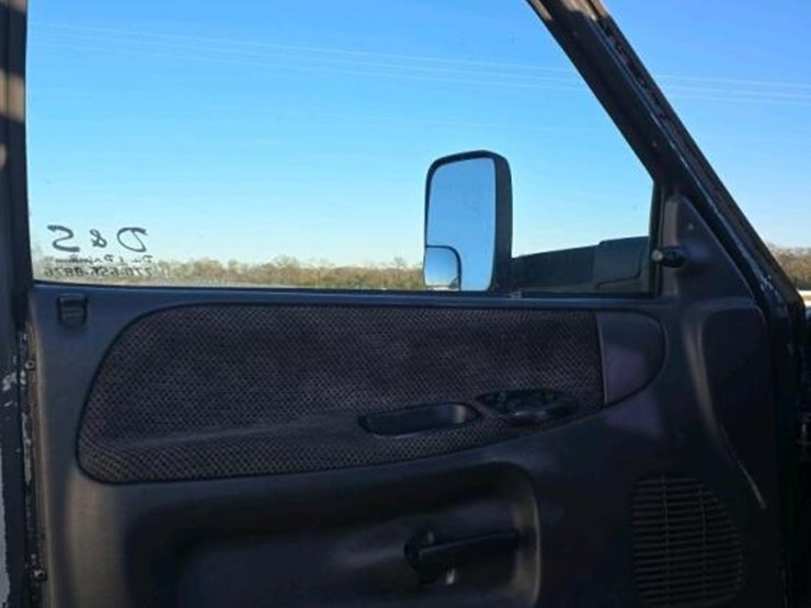 2001-dodge-4wd-flatbed-truck,-s/n-3b7kf26631m286813:-5.9l-diesel,-5-sp.,-tool-box,-5th-wheel-hitch,-odometer-shows-288k-mi.-image-16