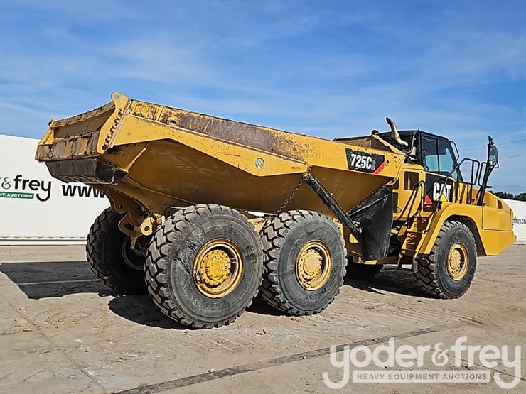 2016-caterpillar-725c2-image-5