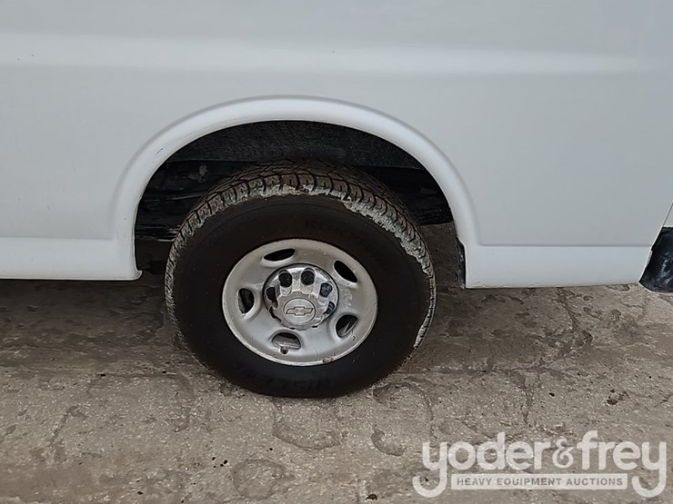 2019-chevrolet-3500-image-14