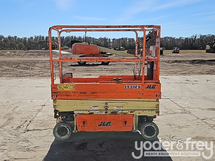 2017-jlg-1930es-image-5