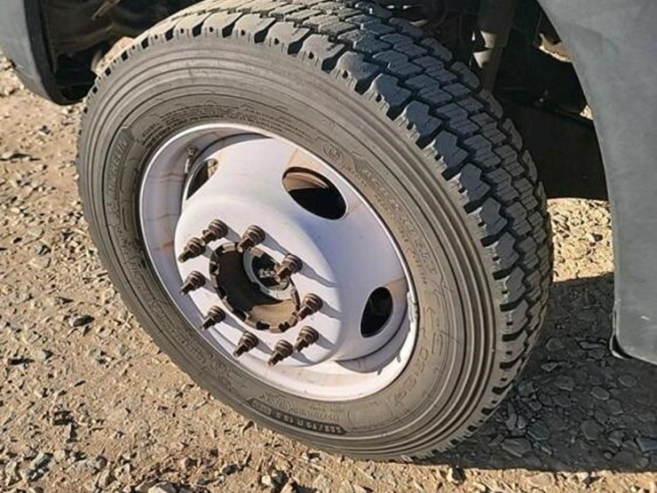 2015-ford-f550-image-11