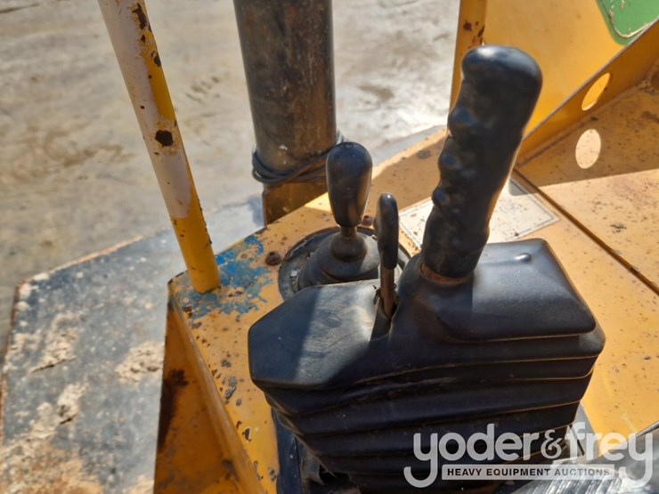 2015-jcb-6tst-image-34