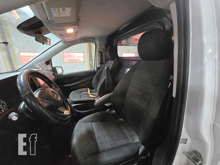 2017-mercedes-benz-metris-image-9