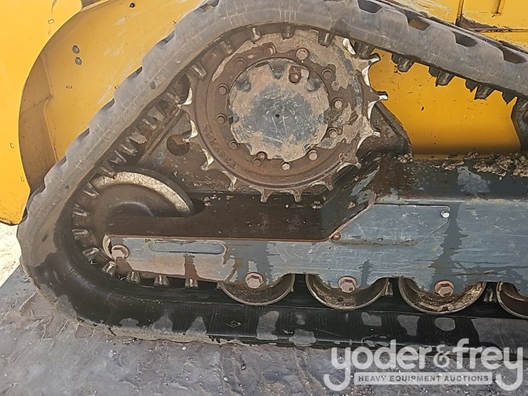 2023-deere-317g-image-9