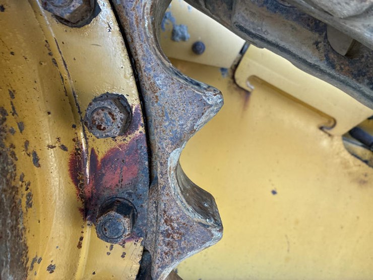 2016-caterpillar-d6n-lgp-image-42