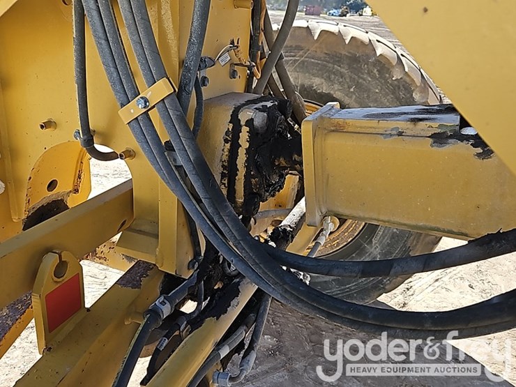 2019-caterpillar-12m3-image-20