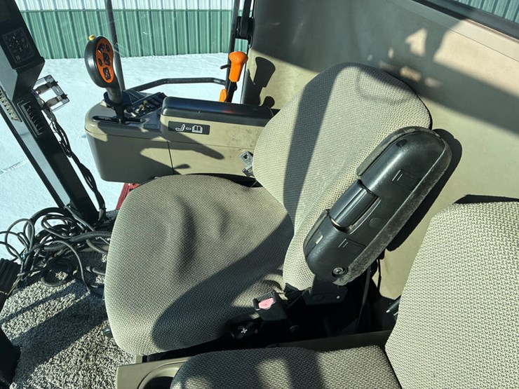 2010-case-ih-6088-image-94