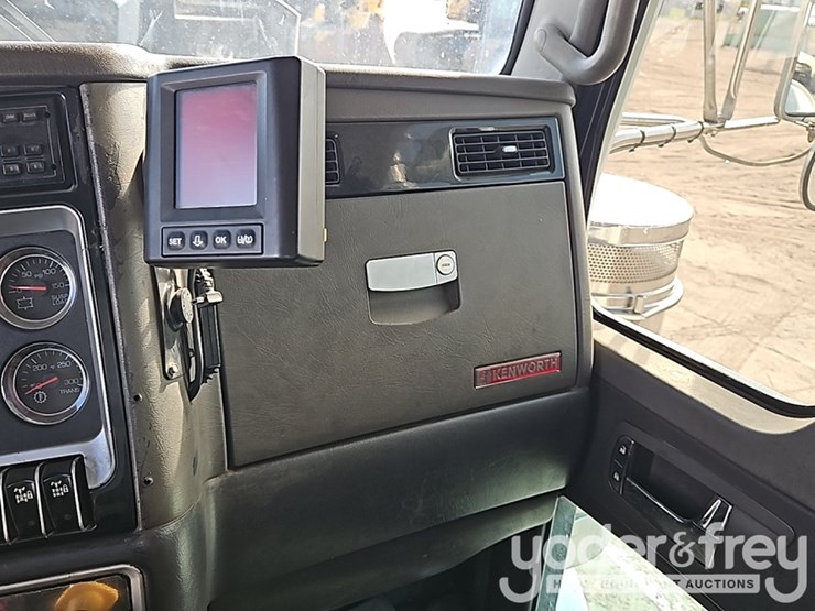 2009-kenworth-t800-image-37