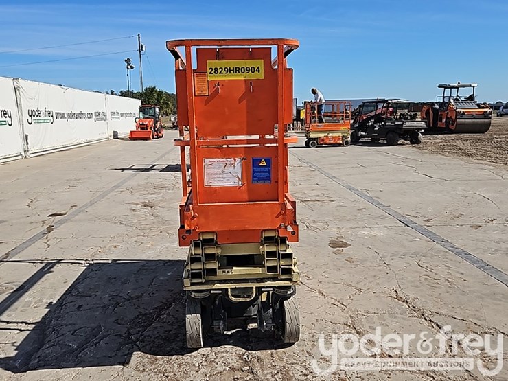 2016-jlg-1930es-image-8