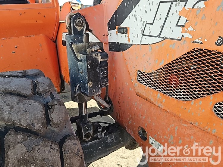 2013-sky-trak-10054-image-19