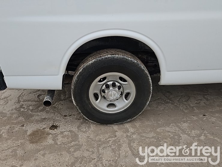 2019-chevrolet-3500-image-8