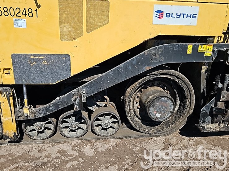 2012-caterpillar-ap-1055e-image-18