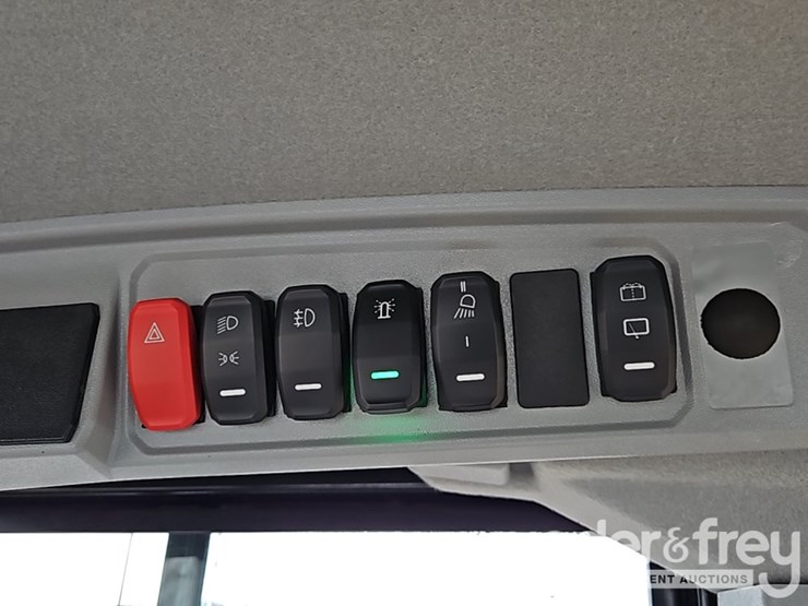 2023-caterpillar-908-image-27