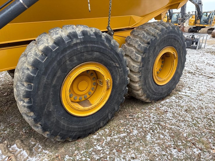 2024-deere-260p-image-17