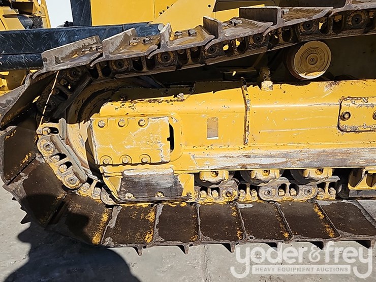 2022-caterpillar-d4-lgp-image-19