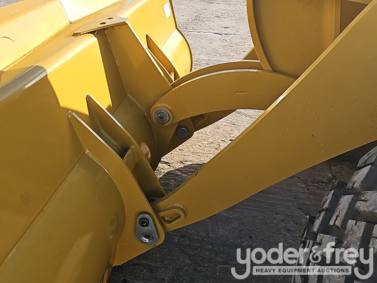 2024-caterpillar-910-image-15