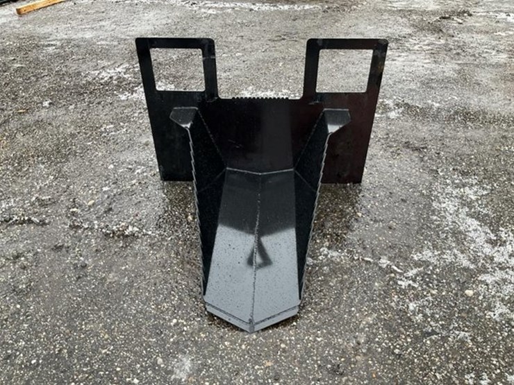 #1362-•-unused-kc-40"-in-skid-steer-spade-bucket-image-2