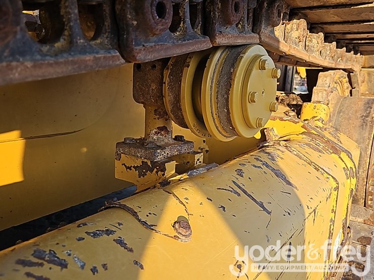 2022-caterpillar-d1-image-10