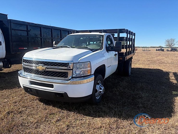 2011-chevrolet-silverado-3500-image-8