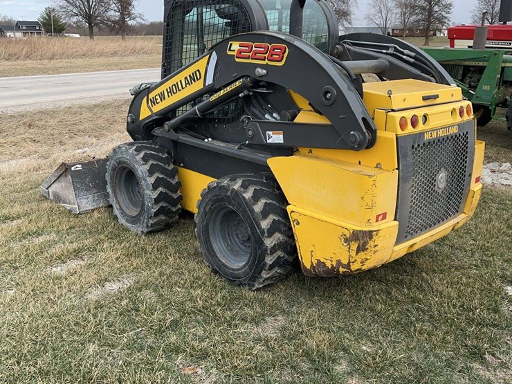 2018-new-holland-l228-image-5