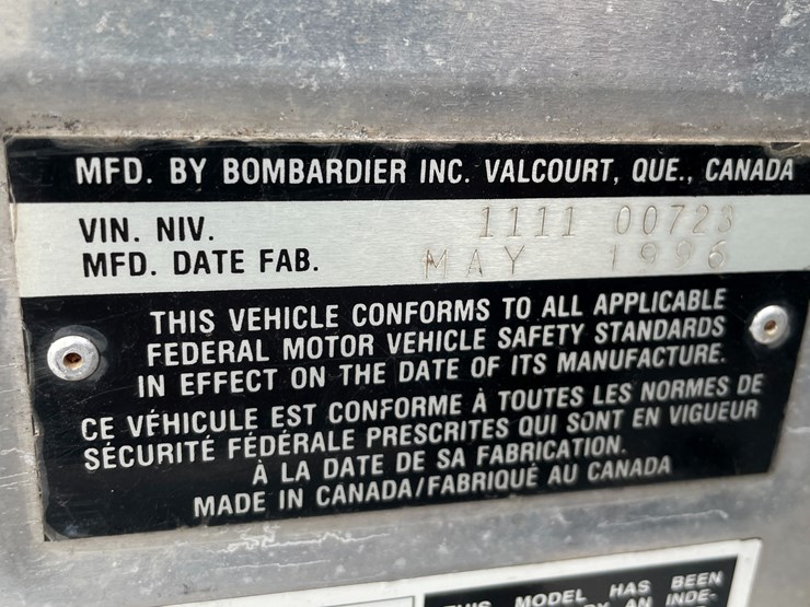 #1044-•-1996-ski-doo-touring-sle500-snowmobile-image-13