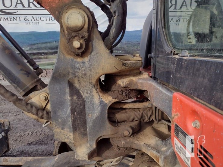 2017-kubota-kx040-4-image-27