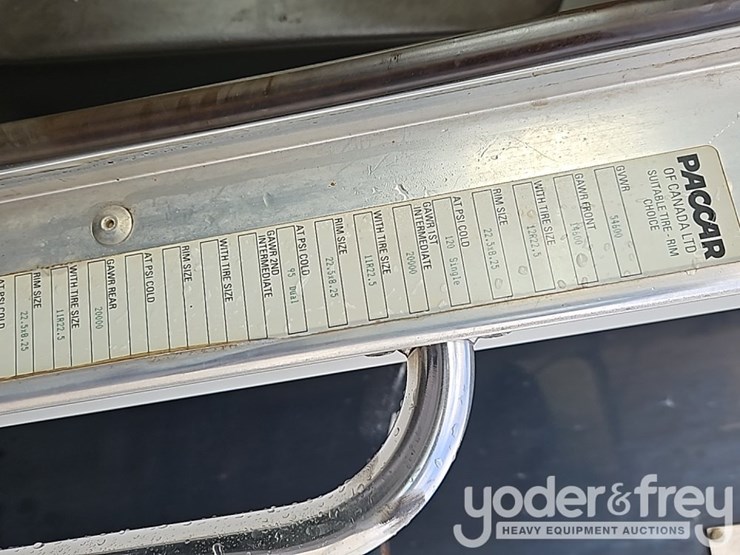 2014-kenworth-t300-image-32