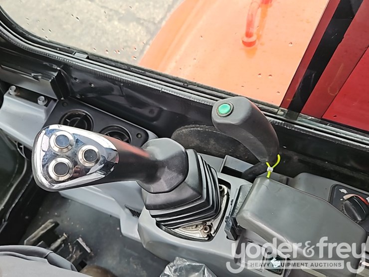 2012-kubota-kx161-image-34