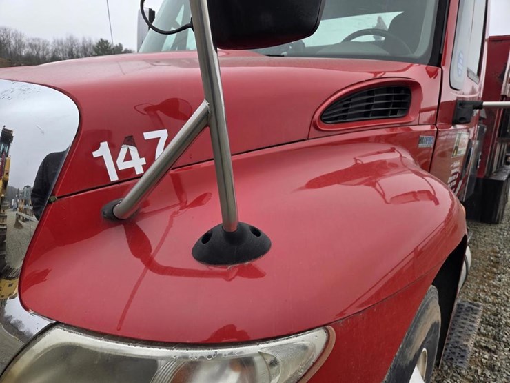 2013-international-durastar-4300-image-12