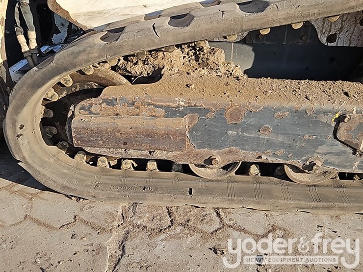 2023-bobcat-t450-image-16