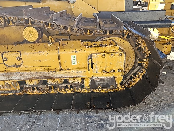 2022-caterpillar-d4-lgp-image-12