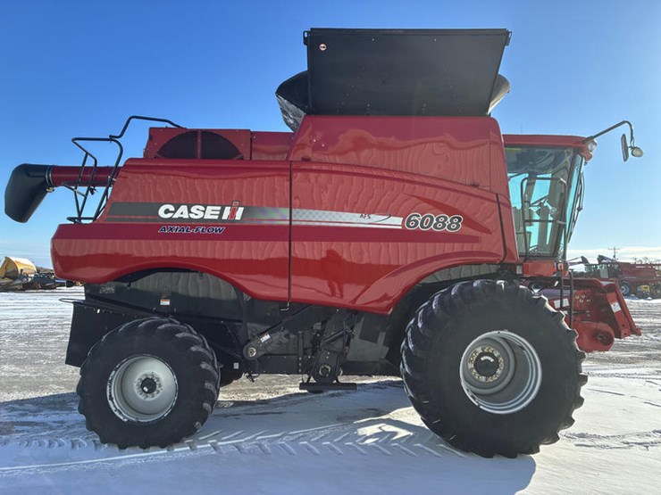 2010-case-ih-6088-image-9