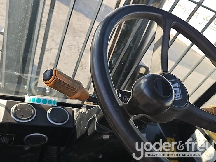 2016-jcb-926-image-34