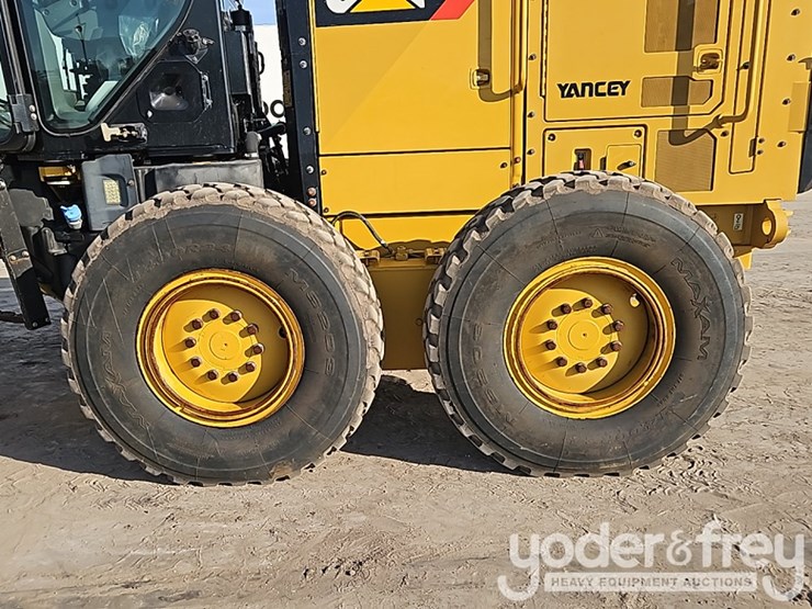 2018-caterpillar-12m3-image-22