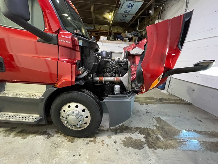 #6226-•-2021-freightliner-cascadia-semi-truck-(title-in-delay)-image-100