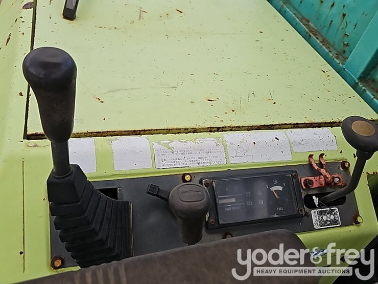 2005-yanmar-c30r-2-image-21