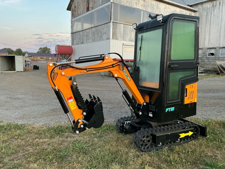 #1208-•-unused-future-ft13c-mini-excavator-image-3