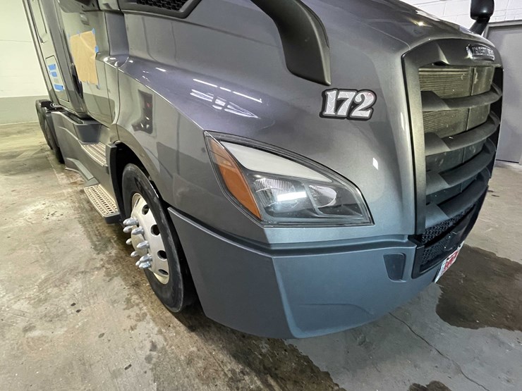 #6225-•-2021-freightliner-cascadia-semi-truck-(title-in-delay)-image-18