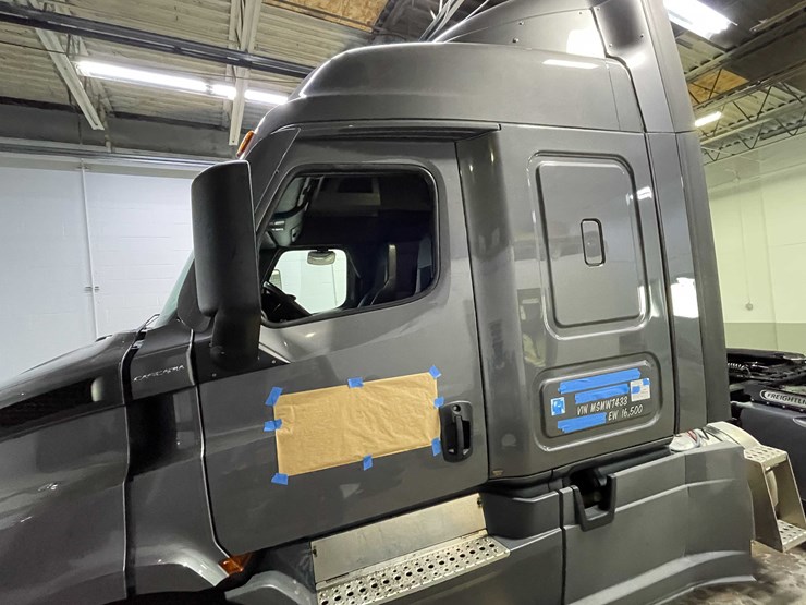 #6225-•-2021-freightliner-cascadia-semi-truck-(title-in-delay)-image-11