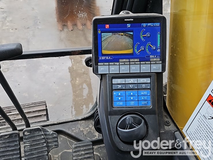 2021-komatsu-pc210-lc-11-image-40